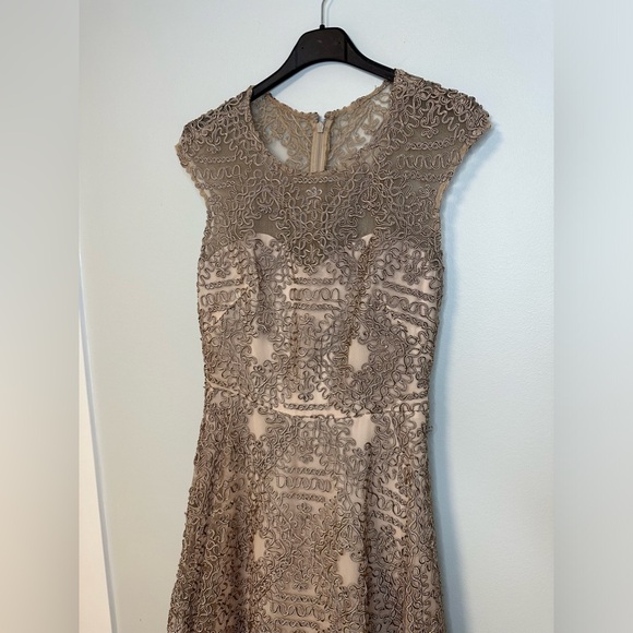 Anthropologie x BHLDN Sara Emanuel Presley  Embroidered Dress Gown  Neutral Sz 0 - Picture 10 of 17